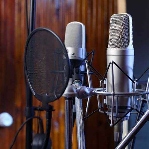  Commercial Voice Over Services in Belgium